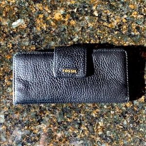 Fossil Wallet- price drop!